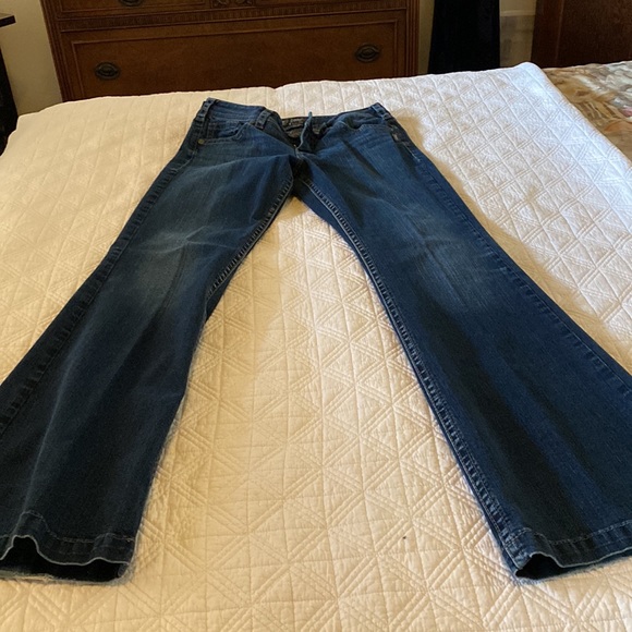 Silver, jean company suki medium flare, 30 waist, 34 in length, good shape - Picture 5 of 8
